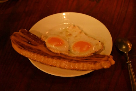 「ハウルの動く城」のベーコンエッグ。