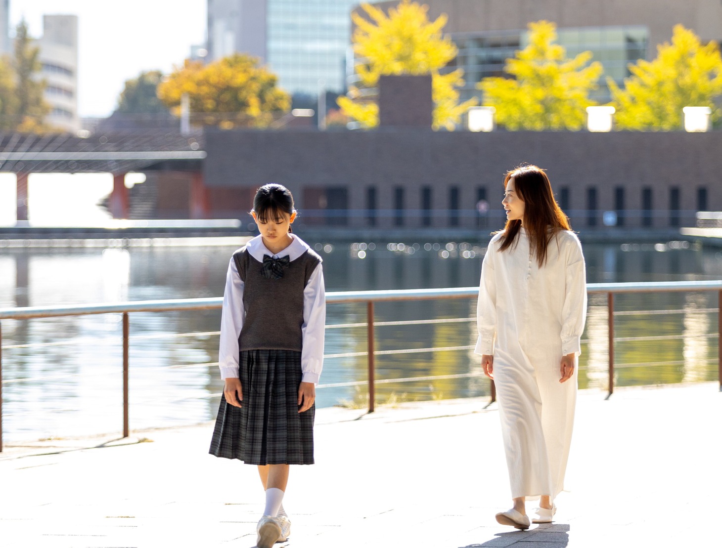 「祝日」場面写真