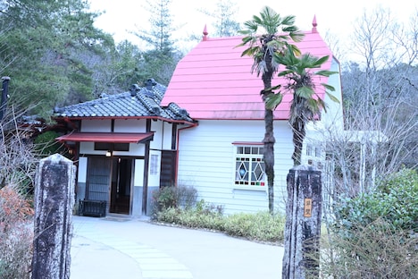 「サツキとメイの家」