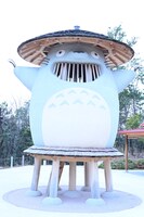 「どんどこ森」山頂にいるトトロ。