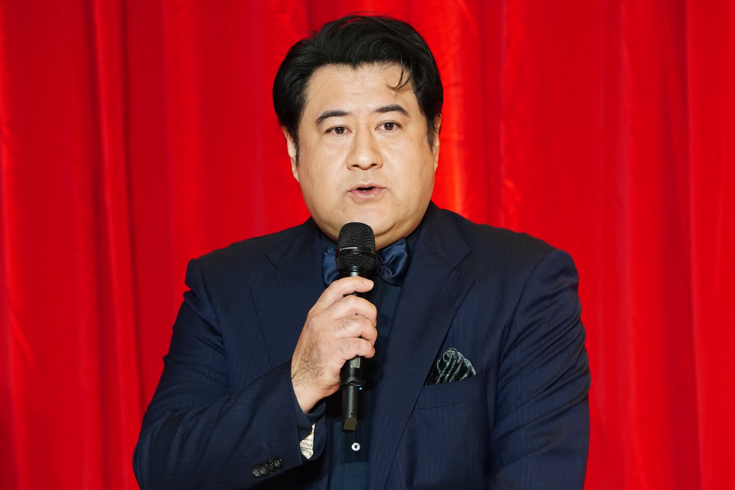 小手伸也