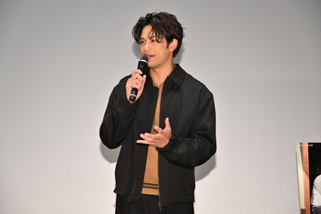 「せん」を監督した森崎ウィン。