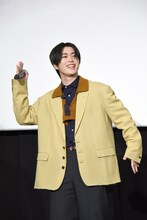 “ロボロボダンス”を元気に踊る木全翔也。