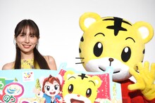 May J.（左）としまじろう（右）。