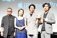 左から三池崇史、加藤小夏、賀来賢人、小澤征悦。