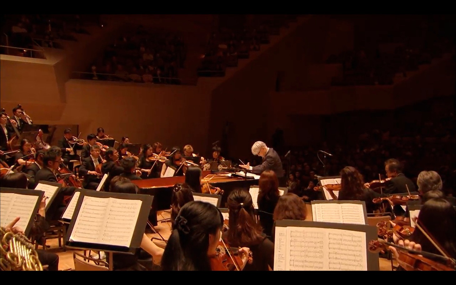「Playing the Orchestra 2014」場面写真 (c)WOWOW INC.