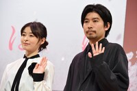 左から森七菜、山田智和。
