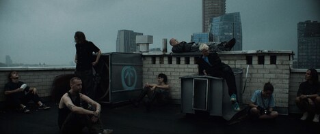 「NAIKU」場面写真