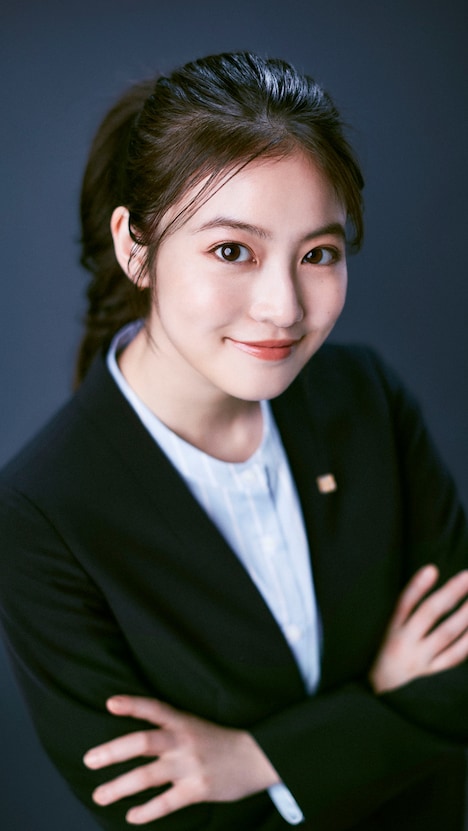 花咲舞役の今田美桜。