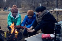 「姪のメイ 冬キャンプ編」撮影中の様子。