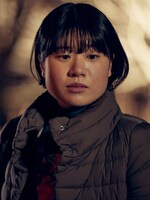 ダウ90000の忽那文香演じる大平麗子。