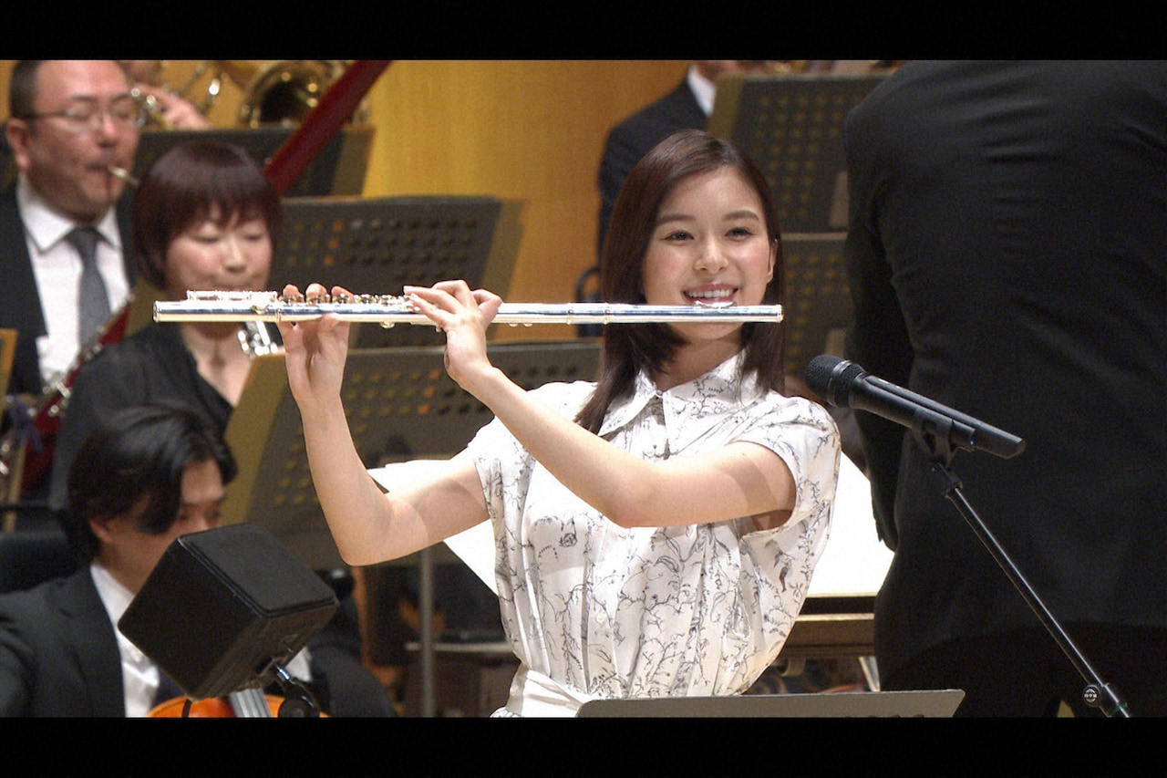 芳根京子「題名のない音楽会」でフルート奏でる、「映画ドラえもん」新作とコラボ