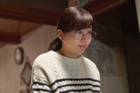 今村絵里加役の岡崎紗絵。