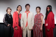 左から小泉今日子、森山未來、富田健太郎、さとうほなみ、マヒトゥ・ザ・ピーポー。