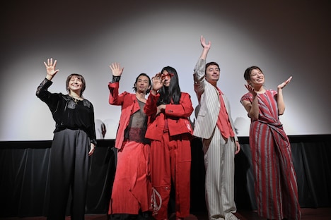 映画「i ai(アイアイ)」公開記念舞台挨拶の様子。