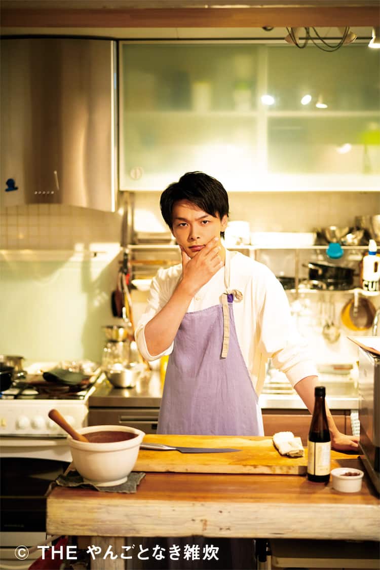 雑炊俳優”中村倫也による初の料理本発売、20点の雑炊レシピやエッセイ 