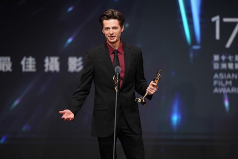 「雪豹」で撮影賞に輝いたマティアス・デルボー。