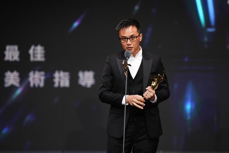 「The Goldfinger（英題）」で美術賞に輝いたエリック・ラム。