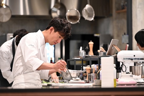 木村拓哉演じる尾花夏樹。(c)TBS