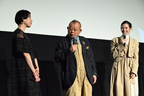 映画「あまろっく」完成披露舞台挨拶の様子。