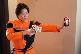 「デカレンジャー20th」で7ORDER長妻怜央が変身、アンジュルム川村文乃も出演