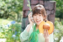 川村文乃（アンジュルム）扮するモクミス。