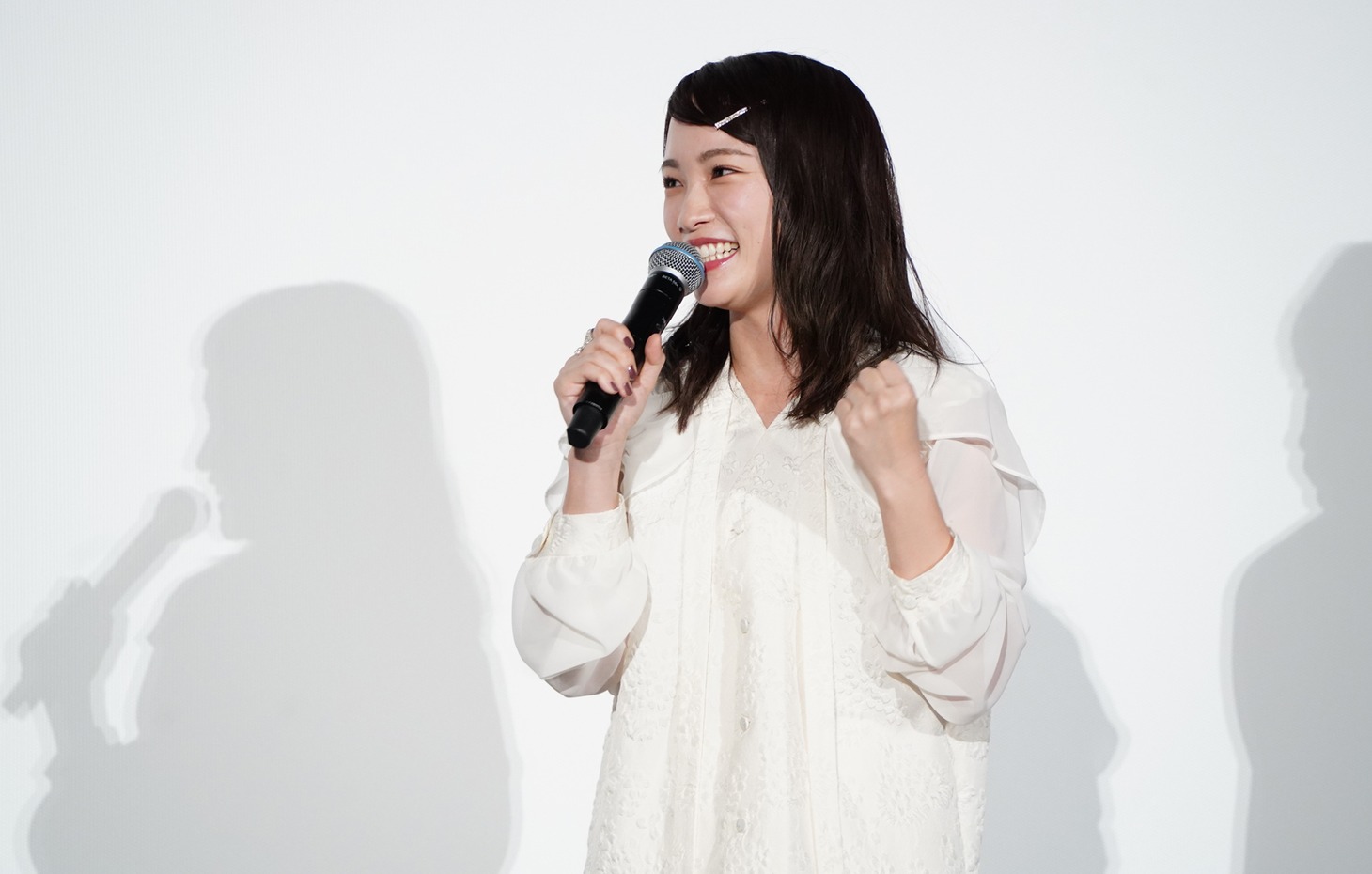 川栄李奈