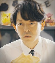 広重高志役の山中崇。