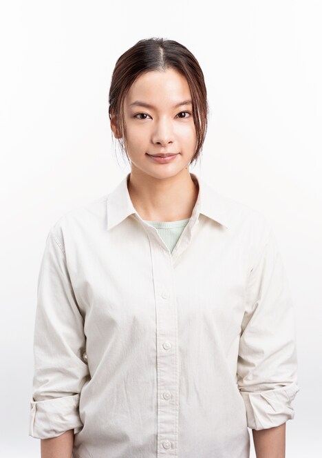 飛鳥桃役の織田梨沙。