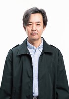 一条健人役の岡部たかし。