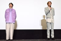 左から綱啓永、宮世琉弥。