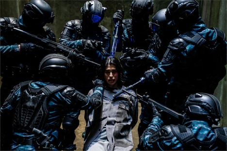 「HEART ATTACK」場面写真