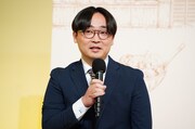 制作統括の尾崎裕和。