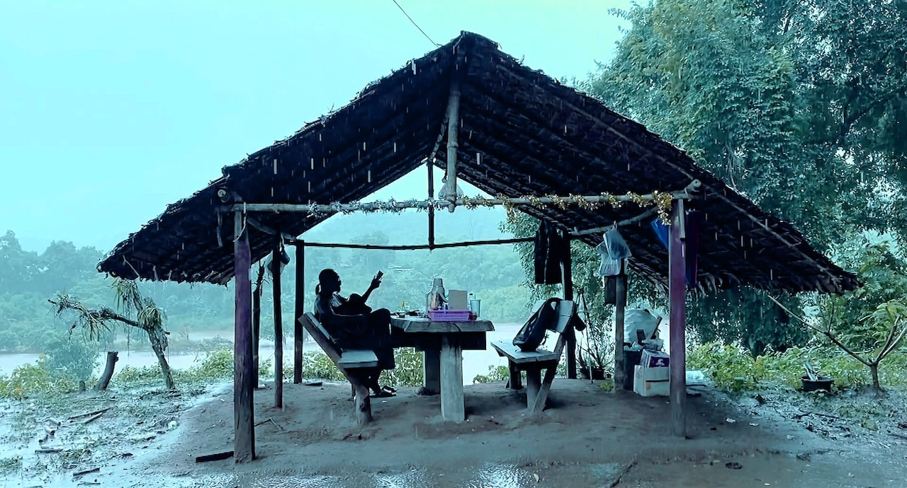 圧政が続くミャンマーで民主化のため闘うセルフドキュメンタリー「夜明けへの道」予告