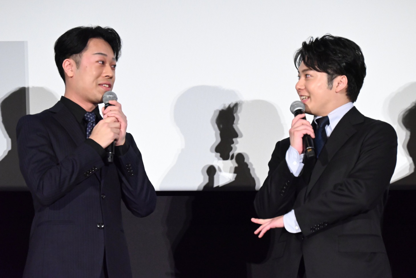 上村吉太朗（左）と中村莟玉（右）。