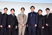 左から上村吉太朗、中村莟玉、尾上右近、尾上松也、中村鷹之資、河合雪之丞。