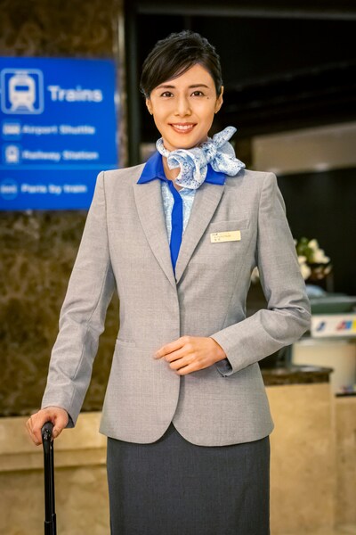 松嶋菜々子演じる冬月あずさ。