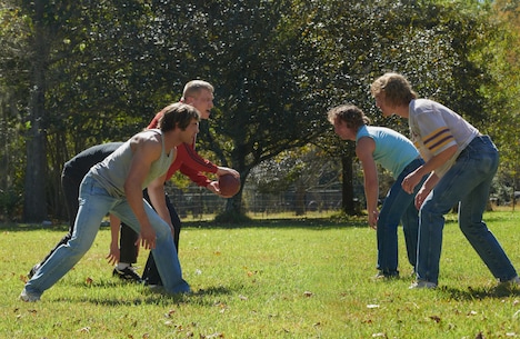 「アイアンクロー」新場面写真