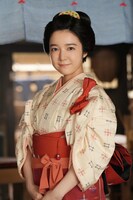 上白石萌音演じるお初。