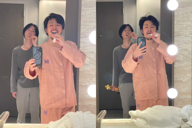 左が授賞式前日の夜、右が授賞式当日の夜。右の写真では野島達司(奥)の手にオスカー像が。手前は野島を白組にスカウトした大久保榮真。