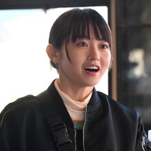 伊藤万理華が演じる吉澤未来。