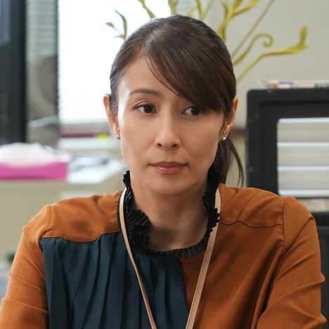 水野美紀が演じる長谷部由美。