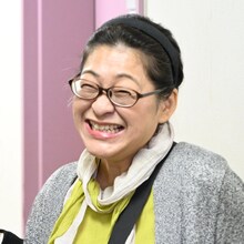 河合美智子が演じる野々村輝子。