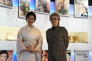 左から名取裕子、斎藤明美。
