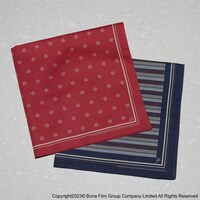 映画「無名」ハンカチ 全2種（各税込2750円）