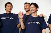 映画「氷室蓮司」完成披露舞台挨拶の様子。