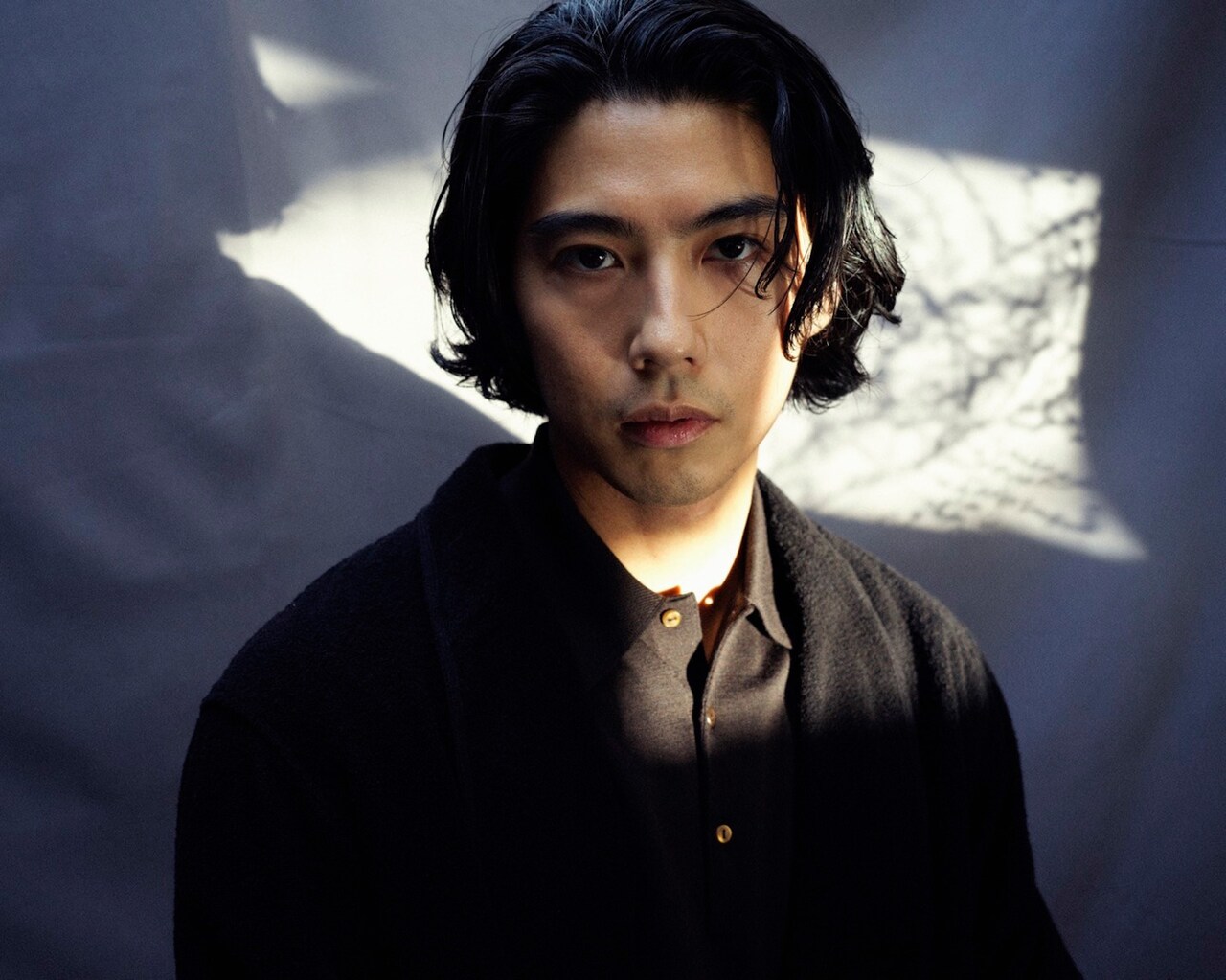 賀来賢人プロデュース「Never After Dark」主演は穂志もえか、霊媒師が最恐の敵と対峙する