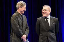 左から小林薫、國村隼。