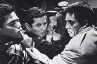 「暗黒街の弾痕」場面写真