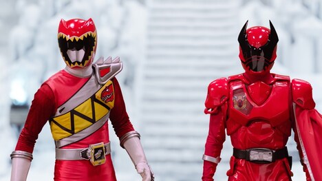 「キングオージャーVSキョウリュウジャー」場面写真